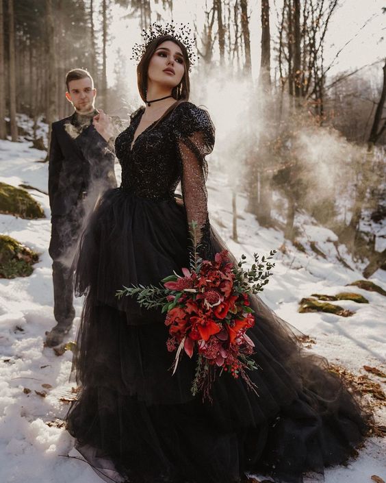 Váy cưới đen gothic